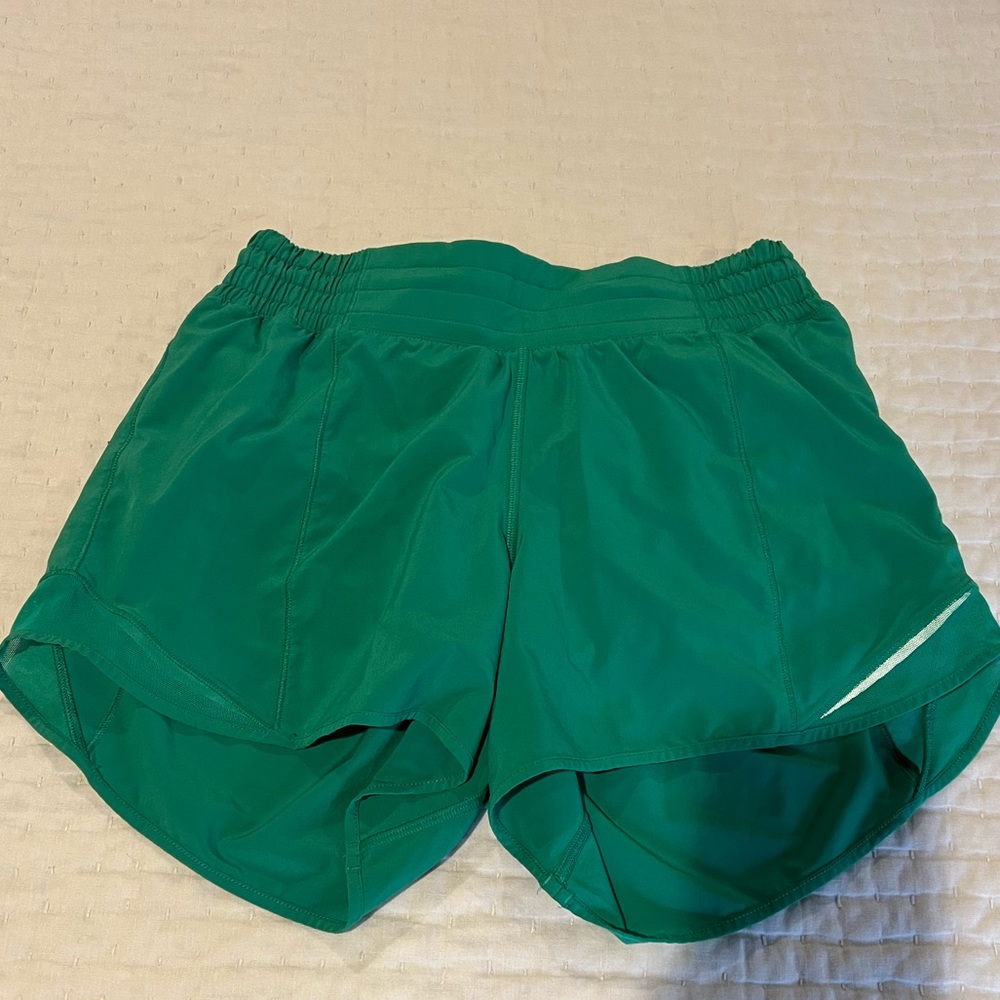 Hotty Hot High-Rise Lined Short 4". Size 6, like new.